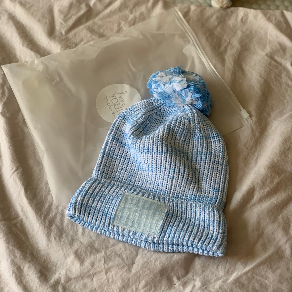NWT “jellyfish” LYM Pom beanie with clear patch